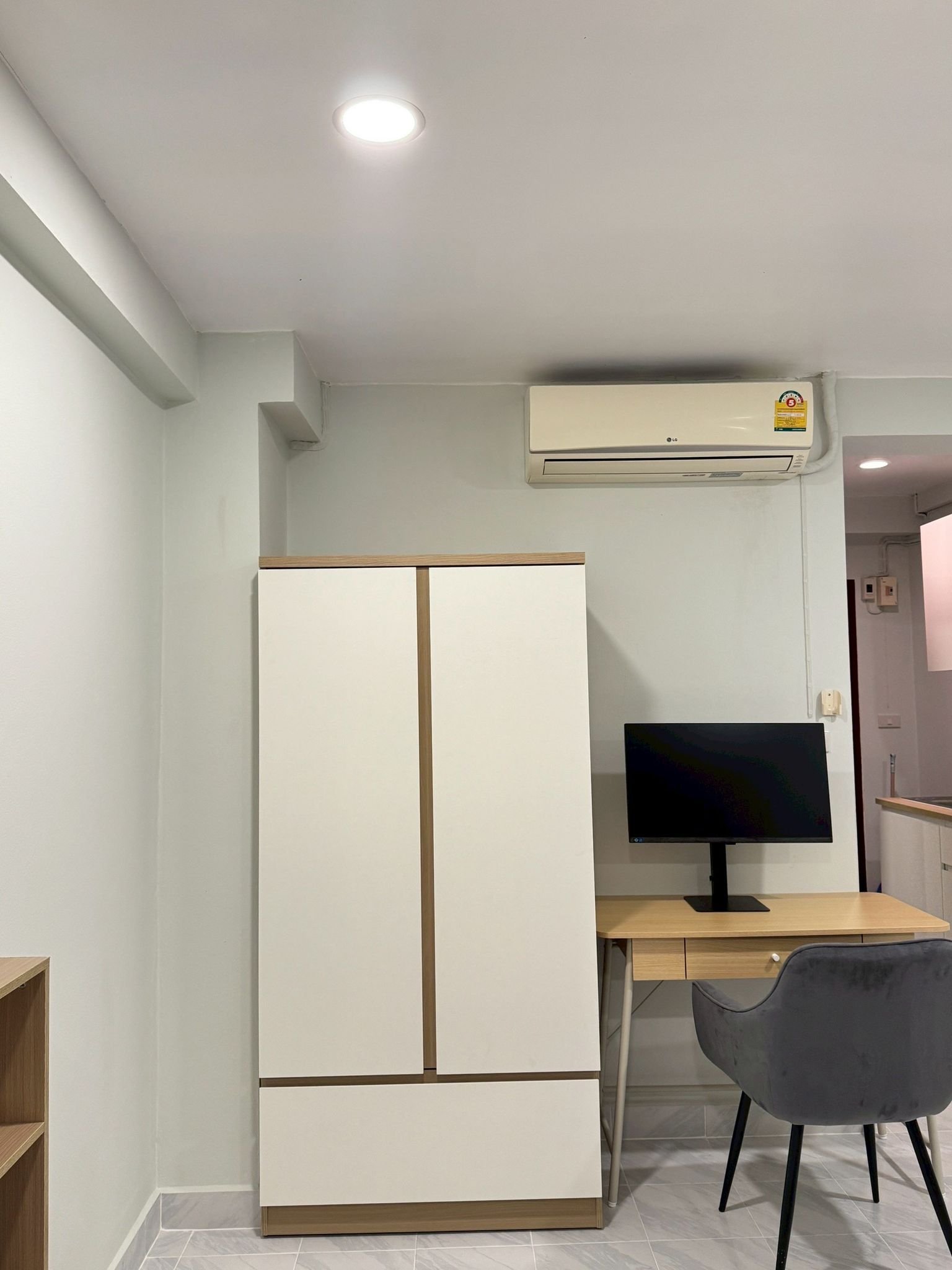 Jomtien Rimhad Condo - Image 3